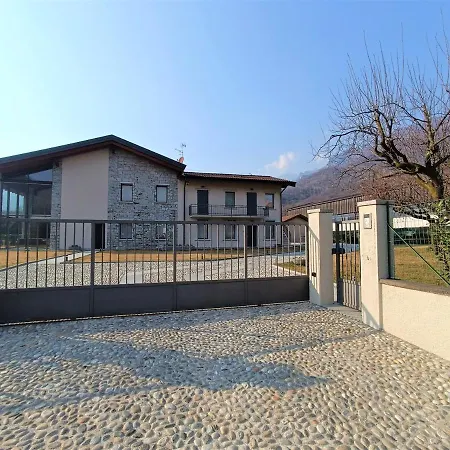 アパート Winter Spring Summer