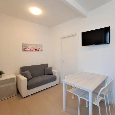 アパート Winter Spring Summer *