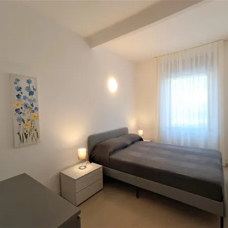 Winter Spring Summer アパート *