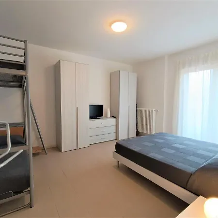 Winter Spring Summer Daire *