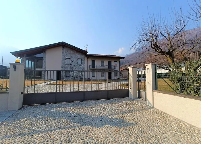 アパート Winter Spring Summer